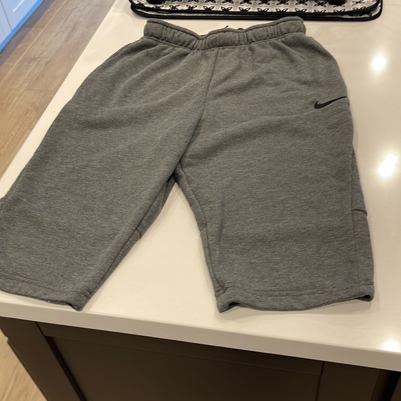 Mens Nike Dri Fit Shorts - Picture 2 of 2